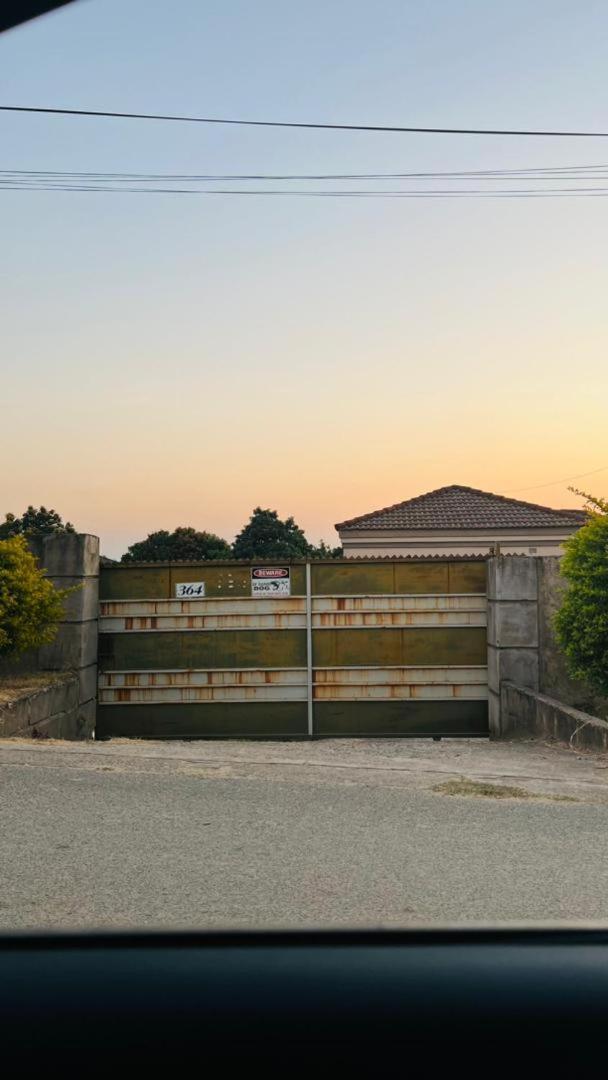 Zakhele Guest House 만지니 외부 사진